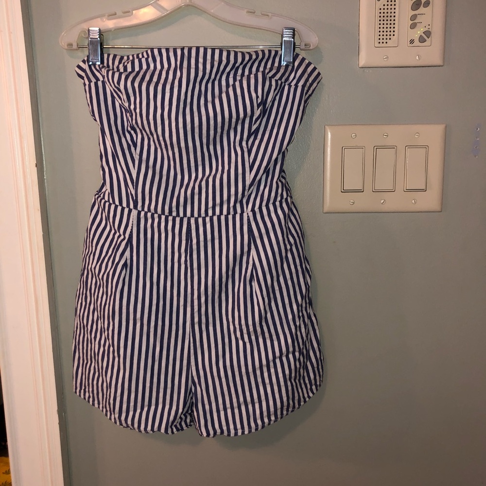 STRIPED STRAPLESS ROMPER
